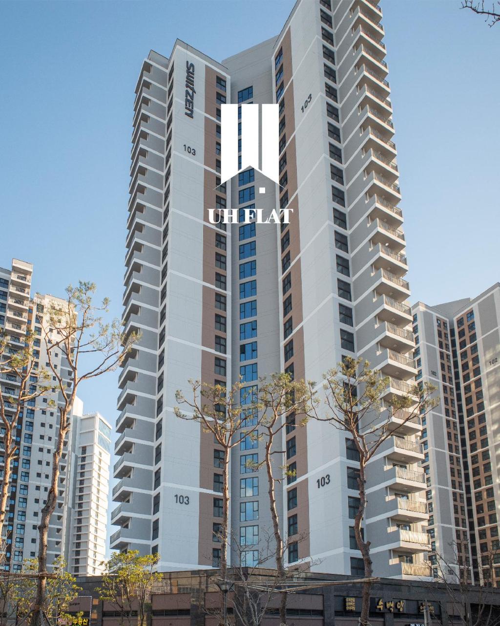 와이컬렉션 by UH 플랫 오시리아 3